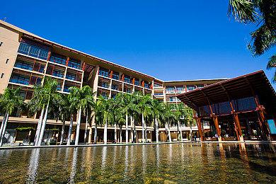 由Eushully制作的《万千定数孤注破晓之刻》官方中文版Steam商店页面现已开放！